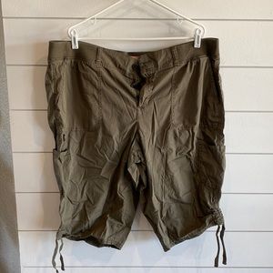 Womens capris/shorts